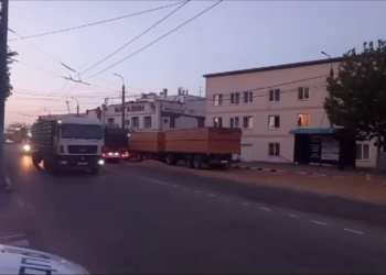 Кран задел ЛЭП и спровоцировал страшное ДТП в Новороссийске