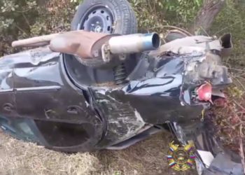 На Кубани рядом с перевернувшейся “Волгой” нашли тело погибшего ребенка