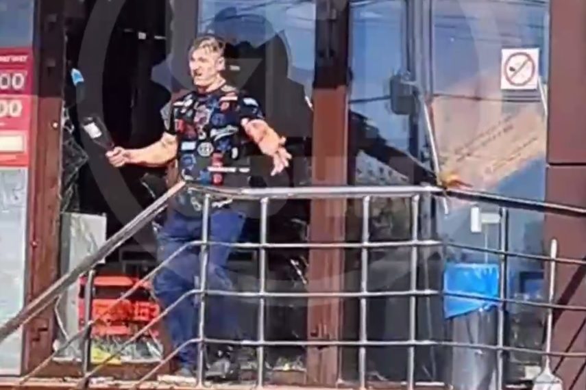 В Адлерском районе Сочи мужчина разгромил магазин