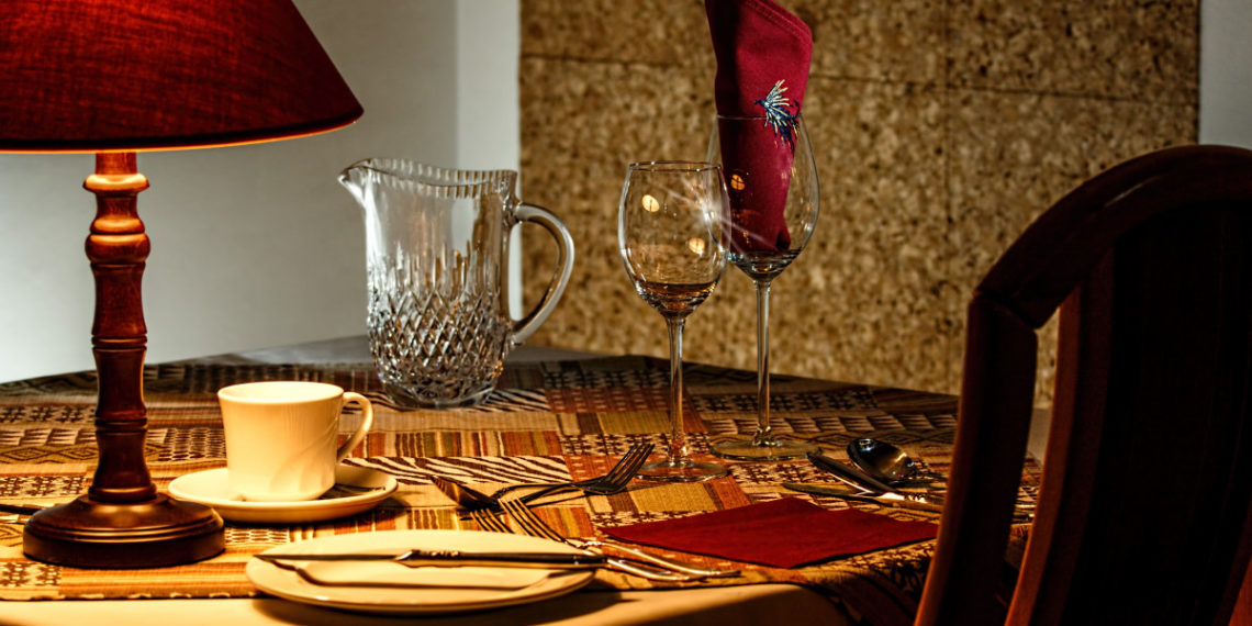 В Сочи из-за сильного ливня затопило ресторан