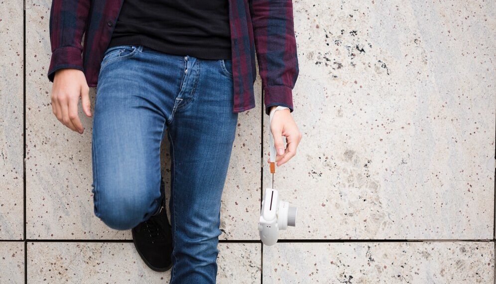 Родившийся в Сочи певец Михайлов снялся в джинсах за полтора миллиона рублей