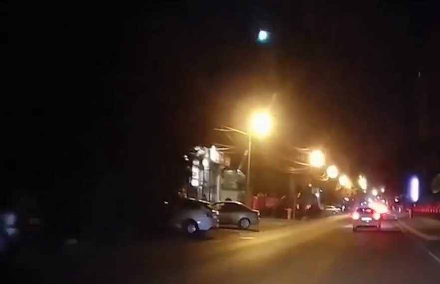 В небе над Краснодаром заметили яркий метеор