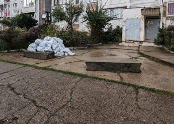 Повреждения вокруг домов на улице Дорога на Большой Ахун могли появиться давно