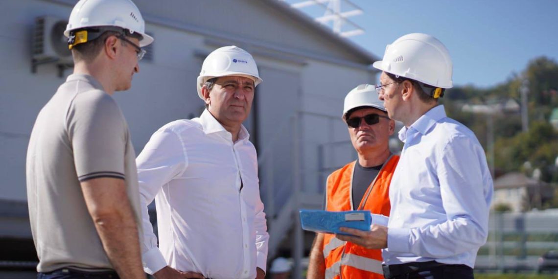 Андрей Рюмин проверил строительство новой подстанции для скоростной трассы «Джубга – Сочи»