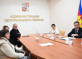 Прошунин на личном приеме обсудил с сочинцами ремонт дорог