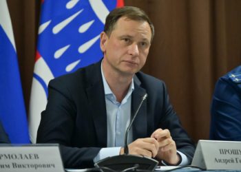 Прошунин обсудил с жителями Якорной Щели ЖКХ, дороги и благоустройство