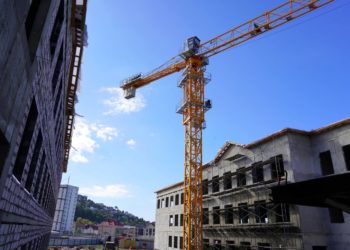 Прошунин: школу в районе улиц Калараша-Малышева построили более чем на 50%