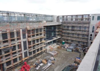 Прошунин: школу на Бытхе в Сочи построили на 70%