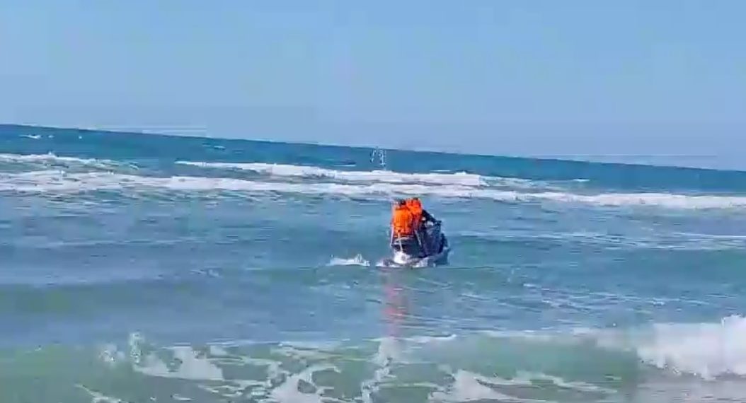 В Краснодарском крае спасли четверых попавших в «тягун» мужчин