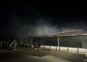 На Кубани потушили крупный пожар на площади 700 квадратных метров