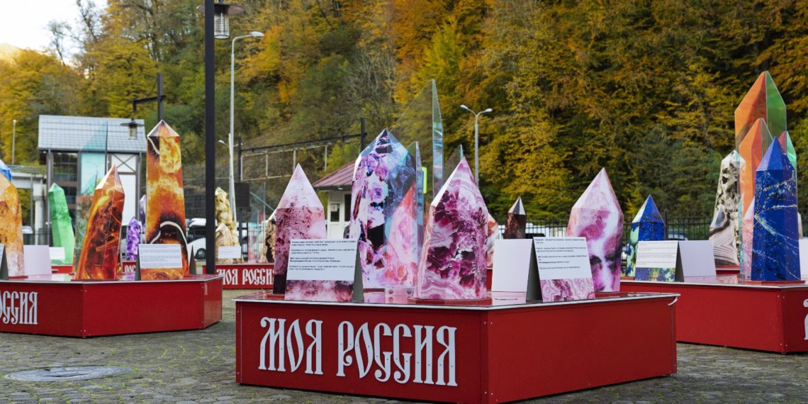 Гигантские самоцветы появились на «Роза Хутор»