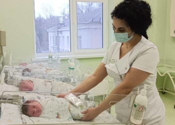 В Краснодарском крае за сутки родились 57 девочек и 63 мальчика