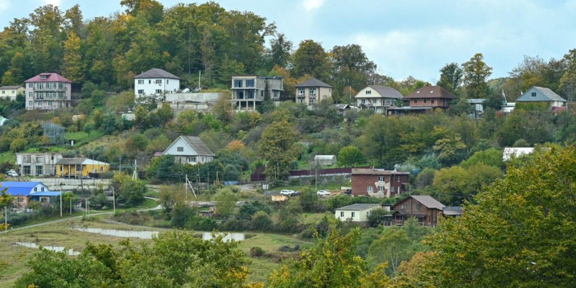 В Сочи на 75% подвели сети к участкам для многодетных семей в Верхнениколаевском