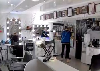 На Кубани женщина избила администратора салона красоты, чтобы спасти семью