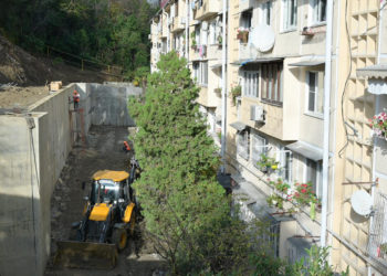 Прошунин поручил восстановить подпорную стену на улице Цюрупы до конца 2024 года