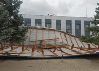 На Кубани Торговый дом из-за разгула стихии остался без крыши