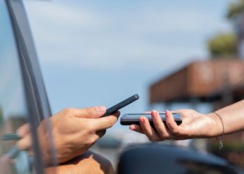 «Ты тупорылая или чё?» Маршрутчик в Темрюке хотел выгнать 13-летнюю девочку