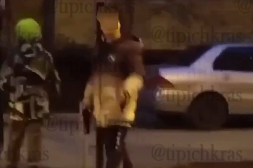 В Краснодаре мальчик стрелял в детей из пневматического пистолета