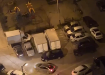 Бросался на машины: в Краснодаре мужчина на Лавочкина ночью устроил переполох