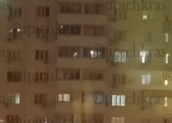 В Краснодаре зажженные петарды бросают с 15 этажа многоэтажки