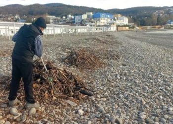В Сочи 88 пляжей очистили мусора после разгула стихии