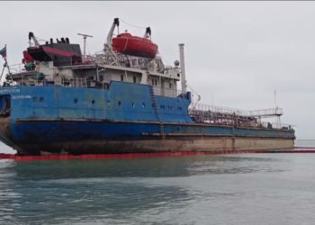 Роспотребнадзор продолжает брать пробы из-за загрязнения побережья на Кубани