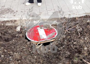 Полная жесть: ребенок провалился в открытый люк в Новороссийске