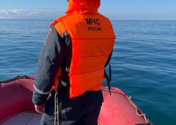 У берегов Сочи вторые сутки ищут лодку с рыбаком