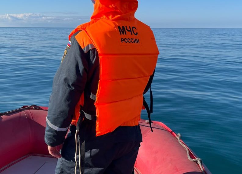 У берегов Сочи вторые сутки ищут лодку с рыбаком