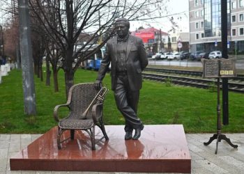 В Краснодаре завершено благоустройство сквера и открыт памятник Леонарду Гатову