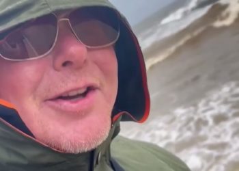 Григорьева-Апполонова из «Иванушек» чуть не унесло в море в Сочи