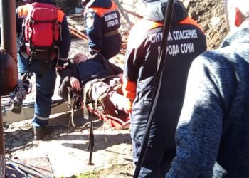 Из-за оползня в Сочи спасатели эвакуировали двух человек