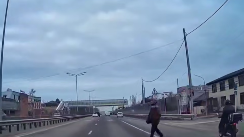 В Краснодаре после январских праздников дороги заполонили зомби