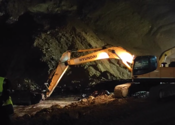 Ночью продолжились работы по сбору мазута в районе танкера «Волгонефть-239» 