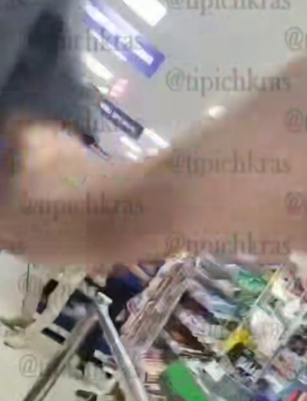 В Краснодаре охранник с матом выгнал школьника из магазина