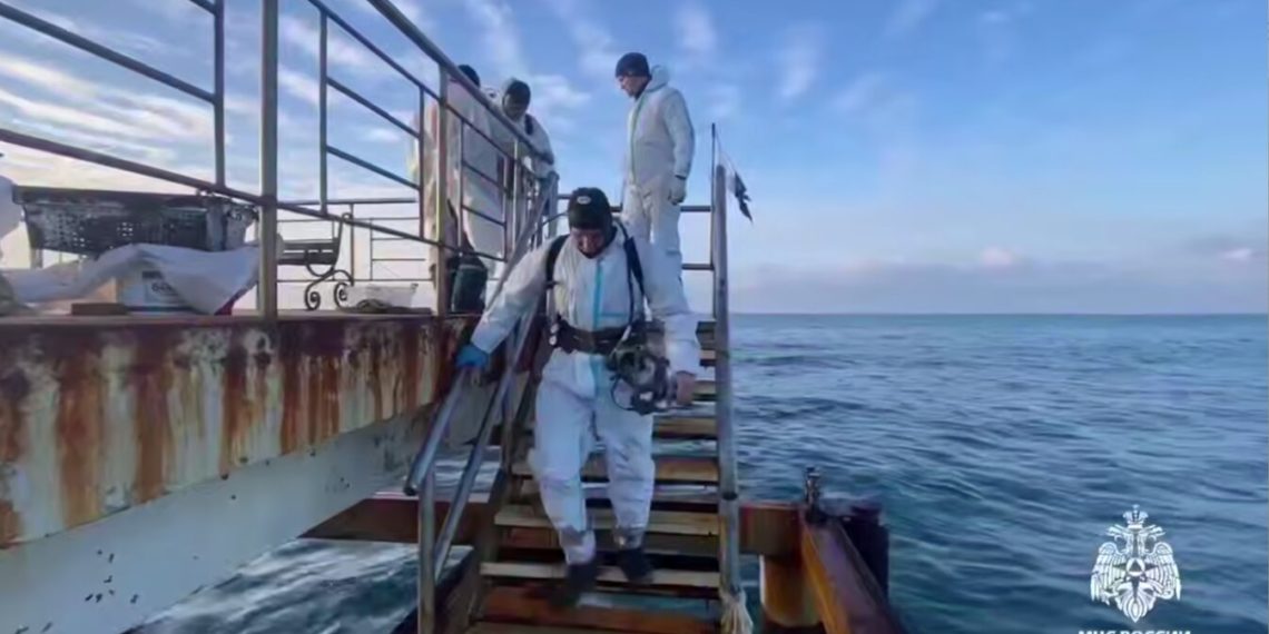 Отличная новость: откачка мазута из танкера «Волгонефть-239» полностью завершена