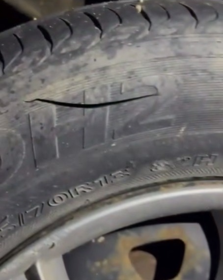 Один краснодарский автомобилист ночью лишился всех колес