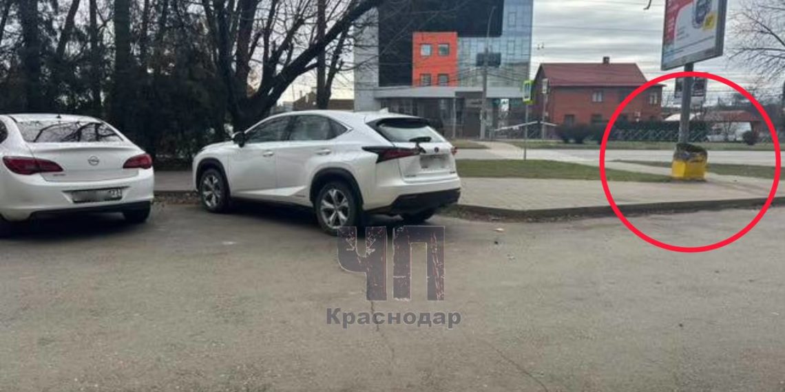 В Краснодаре подростки после взрыва бака повредили припаркованный  «Lexus»
