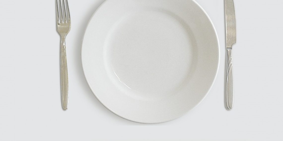 На Кубани детей-льготников кормили кашей с личинками жуков