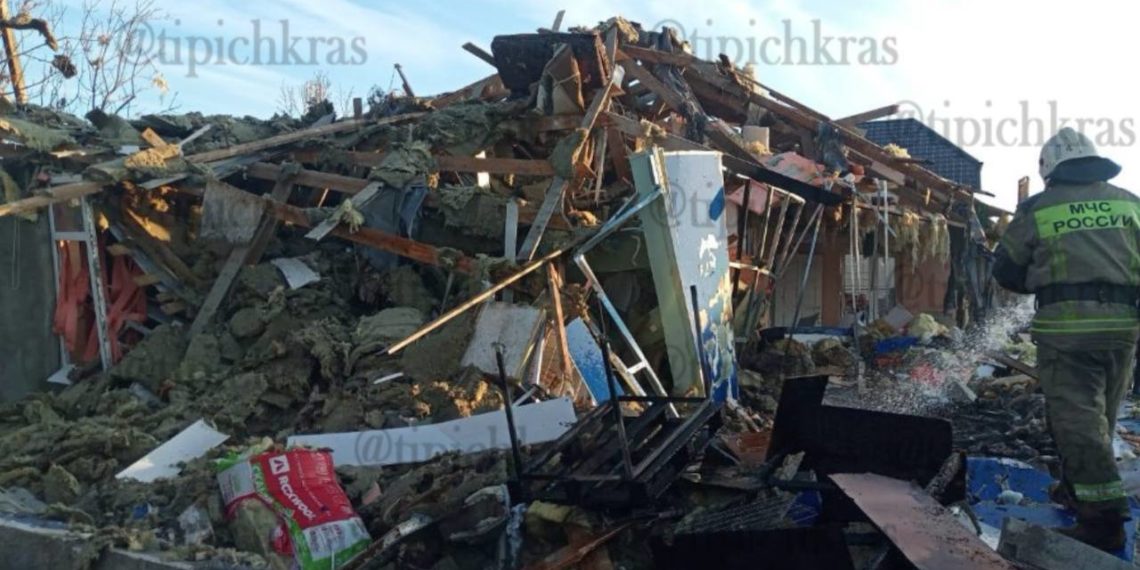 Разрушен полностью: в Краснодаре 1 человек пострадал при взрыве в частном доме