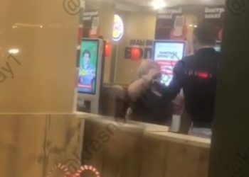 В краснодарском кафе из-за матерящейся девушки произошла массовая драка