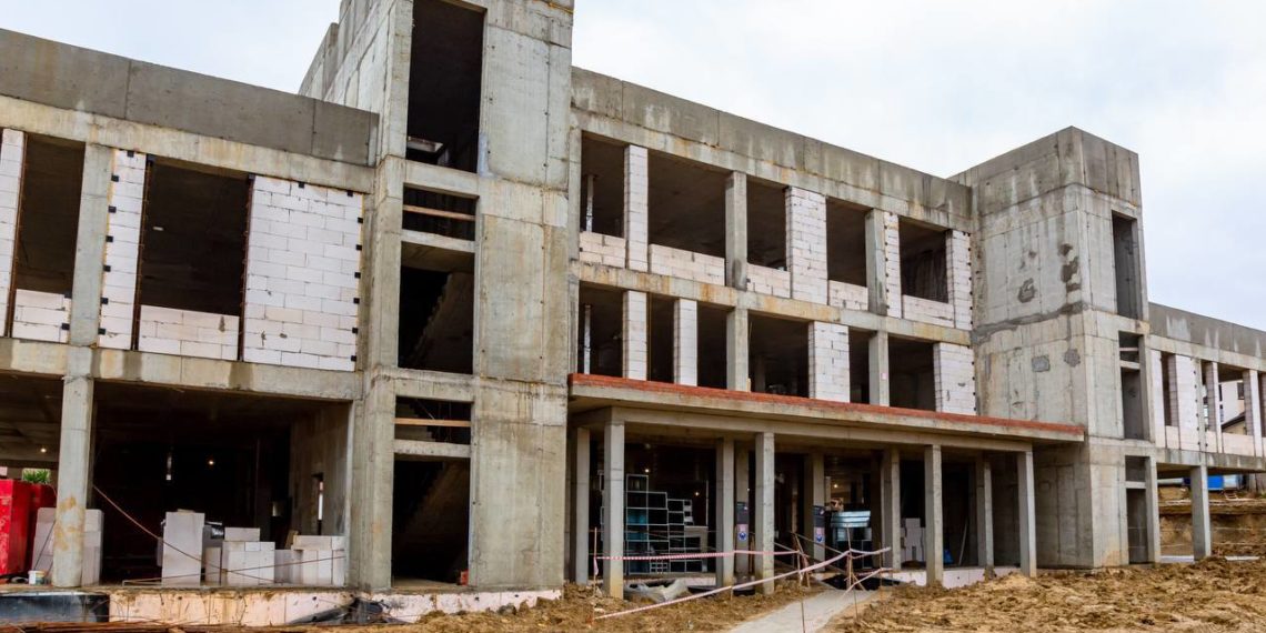 Детский сад на улице Ленина в Адлере достроят до конца 2025 года