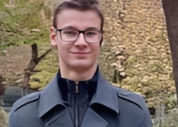 В Краснодаре третий день ищут 17-летнего подростка с карими глазами