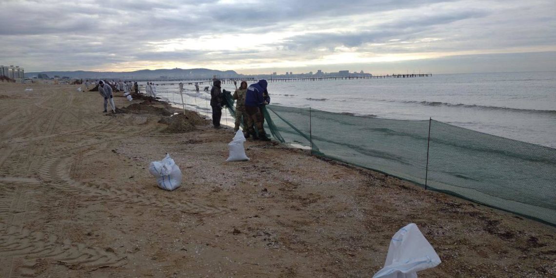 В Краснодарском крае вывезли более 102 тысяч тонн загрязненного песка и грунта