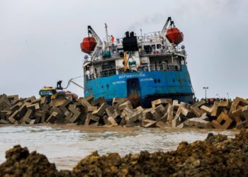 Затонувший у берегов Кубани танкер «Волгонефть-239» утилизируют до 31 марта