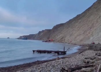 С места разлива мазута из танкера на Кубани вывезли 43 самосвала нефтепродуктов