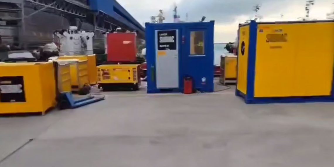 На Кубани ведется подготовка к откачке нефти с затонувшего танкера