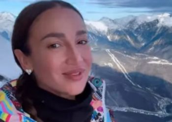 Ольга Бузова отметила Рождество на лыжах в Сочи