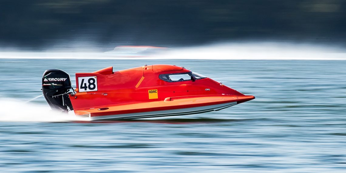 Водителю катера вынесли наказание за травмирование подростка в Сочи