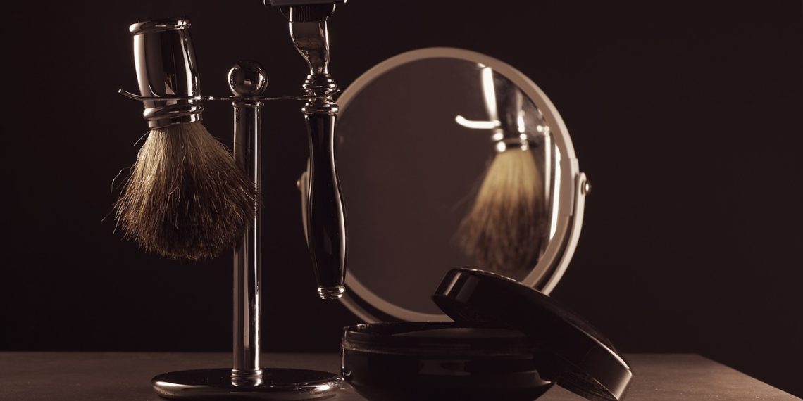 В Краснодаре выставлено на продажу антикварное зеркало за 10,5 млн рублей